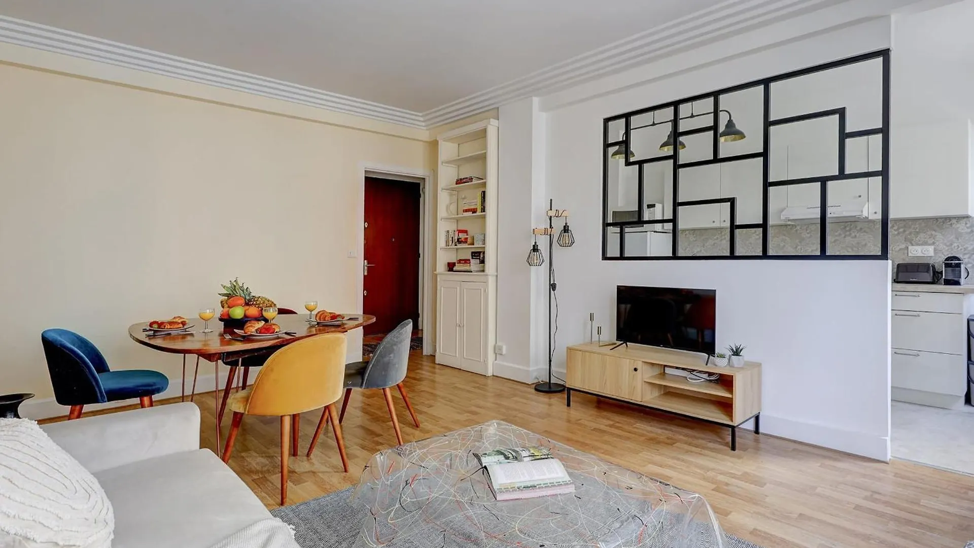 Champ De Mars & Eiffel Tower - 1br - Cityapartmentstay *