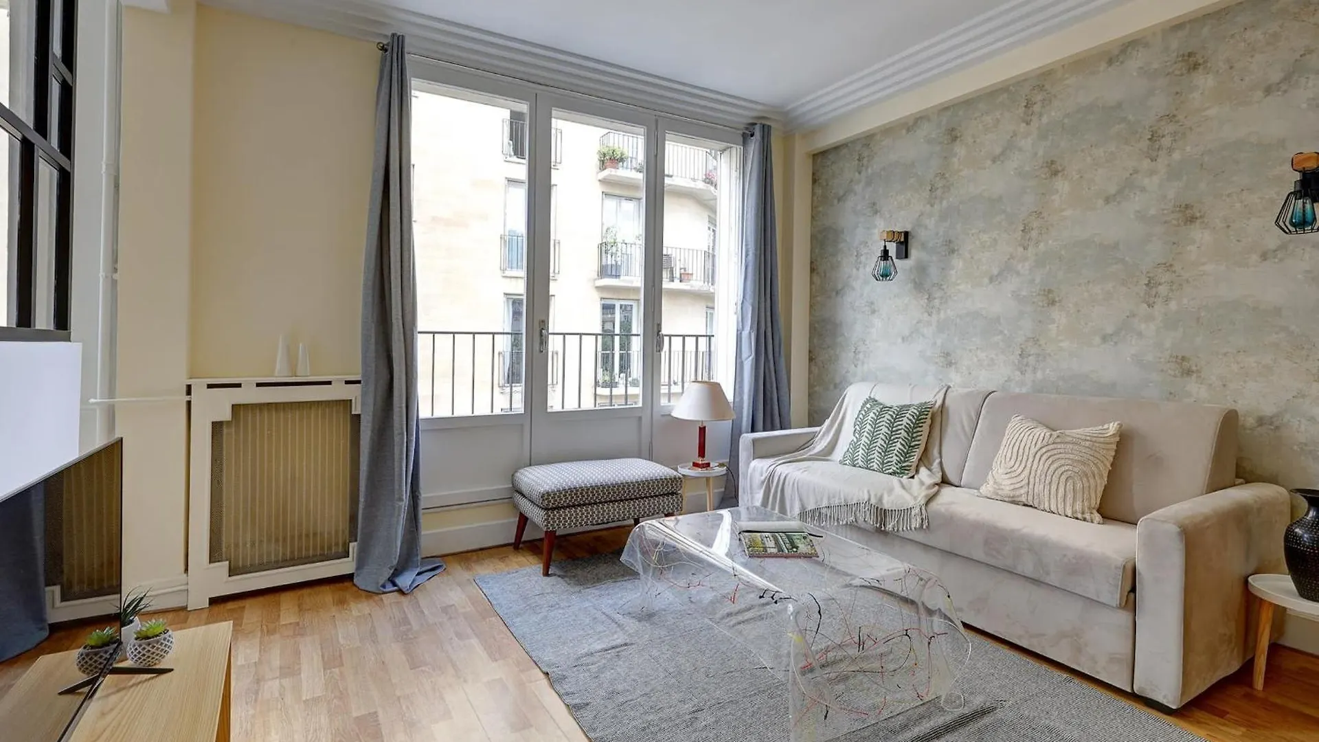 Apartment Champ De Mars & Eiffel Tower - 1br - Cityapartmentstay *