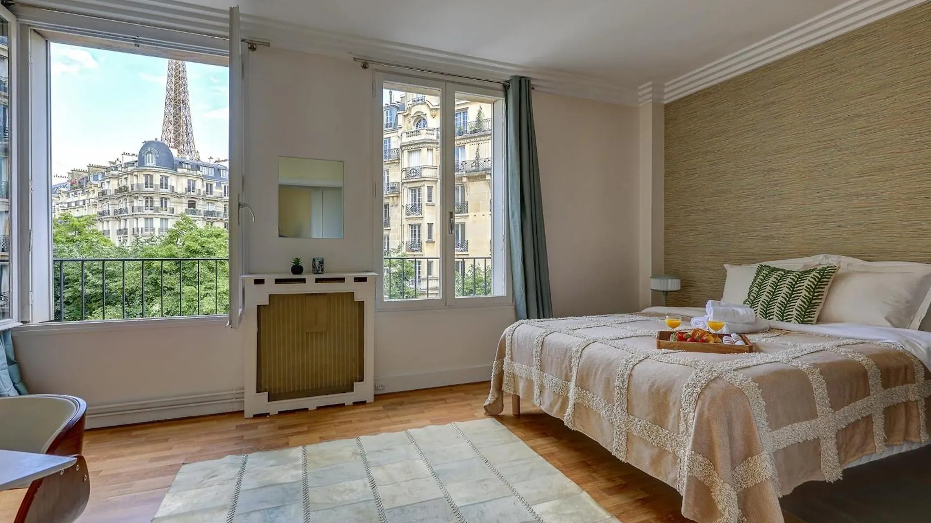 Champ De Mars & Eiffel Tower - 1br - Cityapartmentstay Apartment *